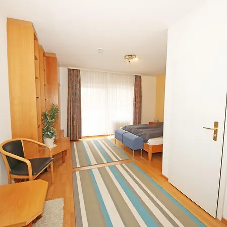 Appartementanlage Eldena Fewo 13&16 * Lobbe
